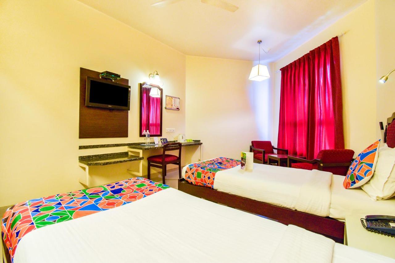 Hotel Ashish Plaza Пюн Екстериор снимка